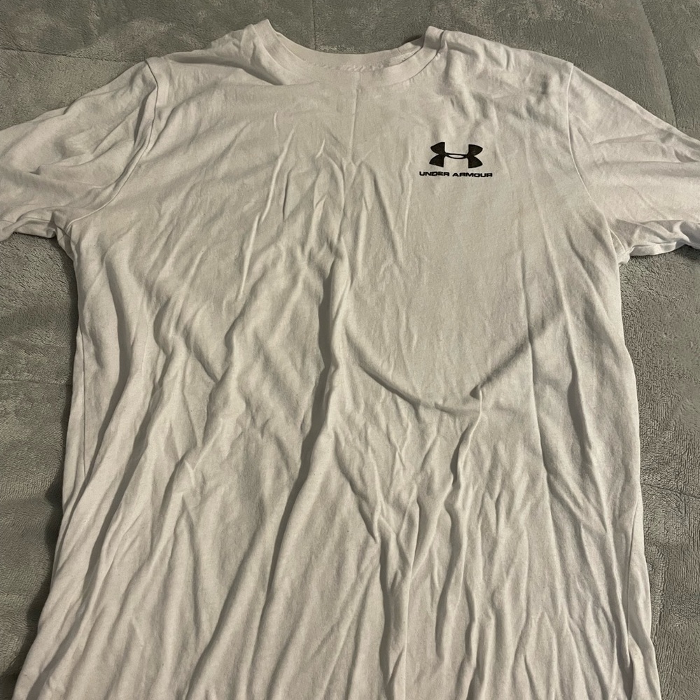 White under armour tshirt